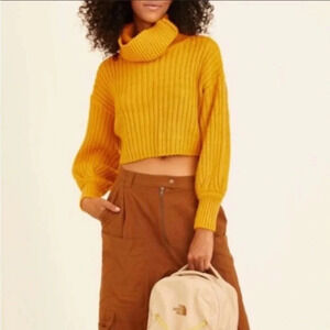 NWT Urban Outfitters Crop Ballon Sleeve Sweater‎ Size Small